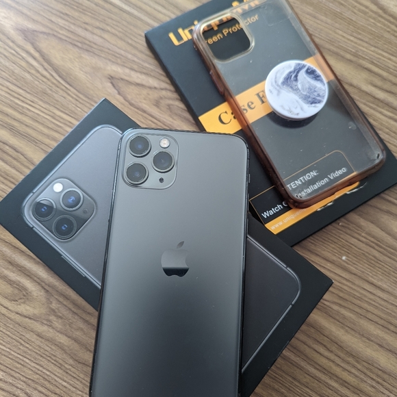 SOLD Unlocked iPhone 11 Pro with Case and Screen Protector - Picture 4 of 8